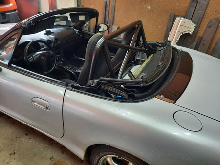 Skręcana pół klatka Rollbar Mazda MX5 NA NB Miata Red